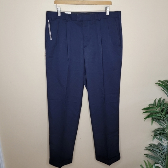 NWT Dockers | Wool Blend Relaxed Fit Pleated Cuffed Navy Blue Pants - Picture 1 of 7